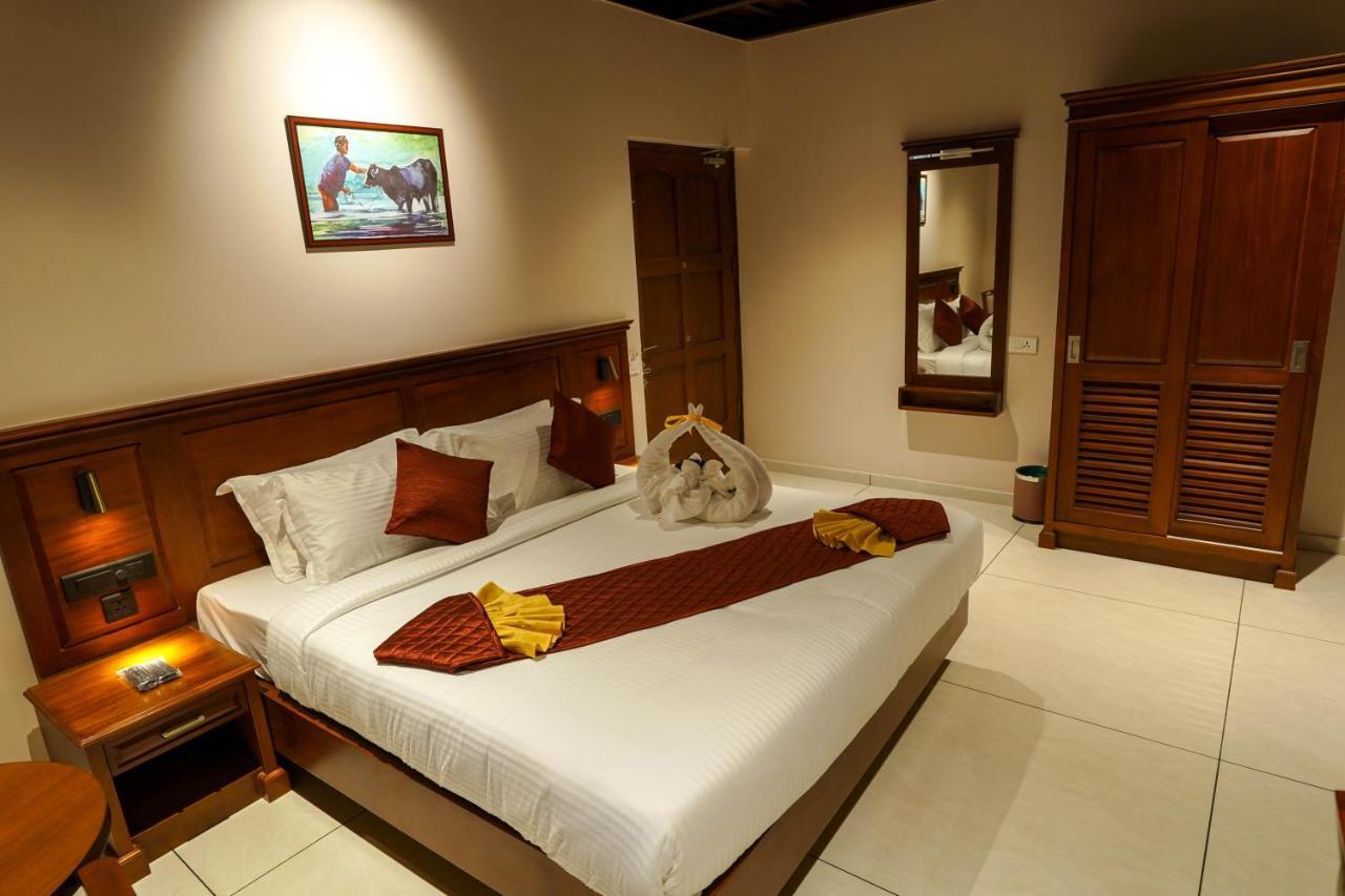 Hotel Heritage Plaza Kottayam Exterior photo