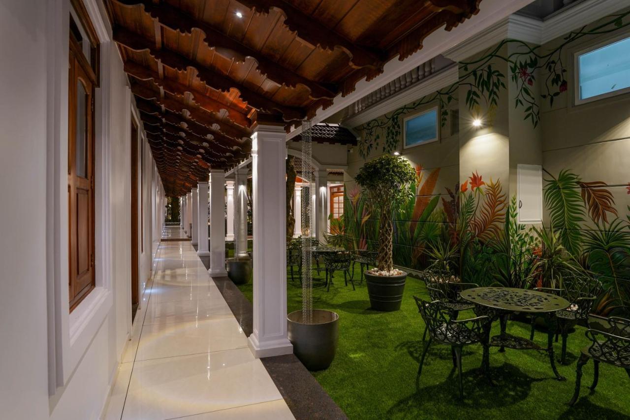 Hotel Heritage Plaza Kottayam Exterior photo