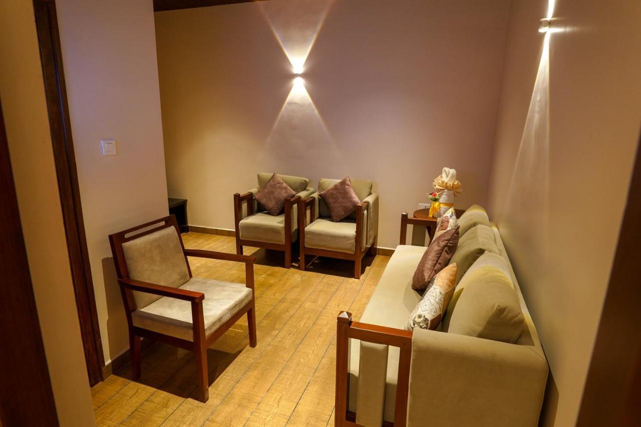 Hotel Heritage Plaza Kottayam Exterior photo