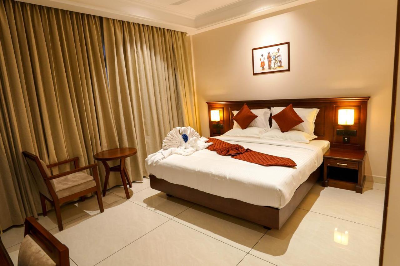 Hotel Heritage Plaza Kottayam Exterior photo