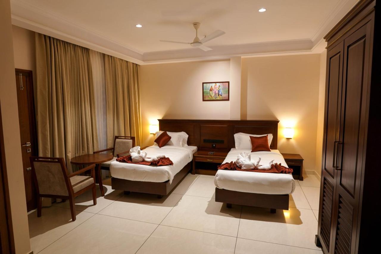 Hotel Heritage Plaza Kottayam Exterior photo