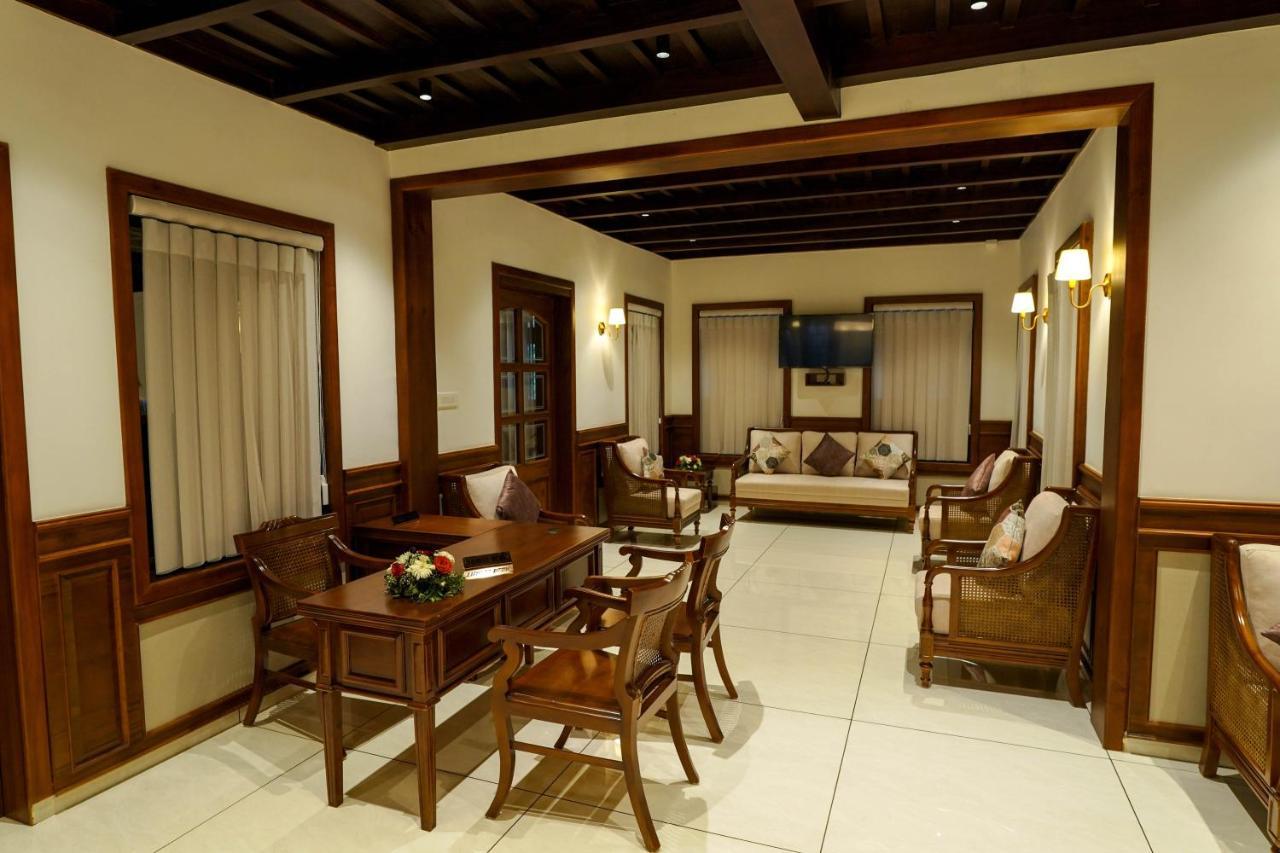 Hotel Heritage Plaza Kottayam Exterior photo