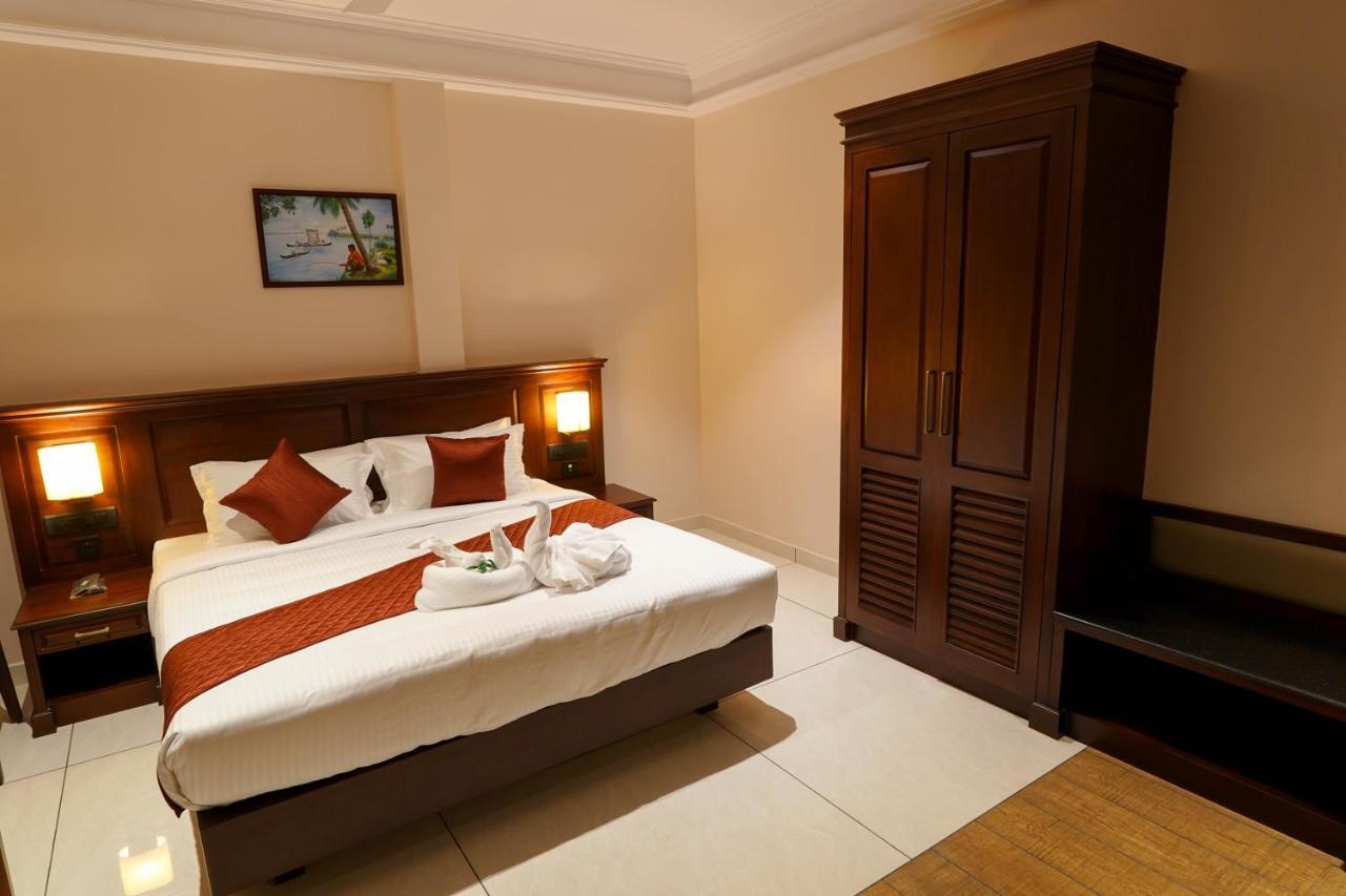Hotel Heritage Plaza Kottayam Exterior photo