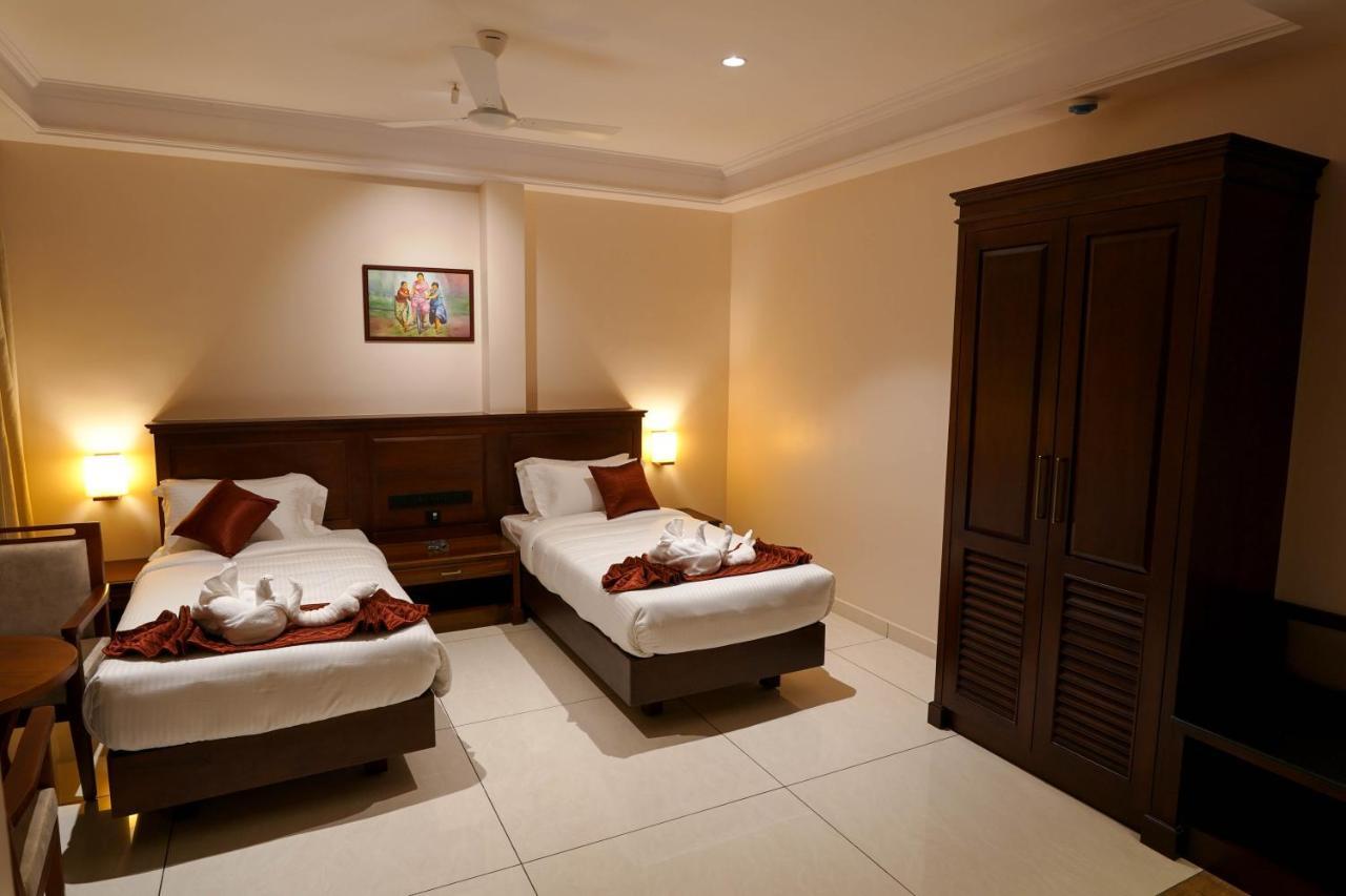 Hotel Heritage Plaza Kottayam Exterior photo